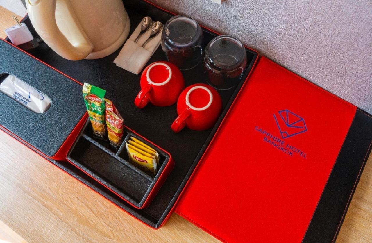 Sapphire Hotel Silom Bangkok Luaran gambar A tea tray